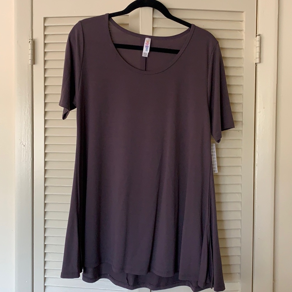 LuLaRoe Perfect Tee- Medium NWT!